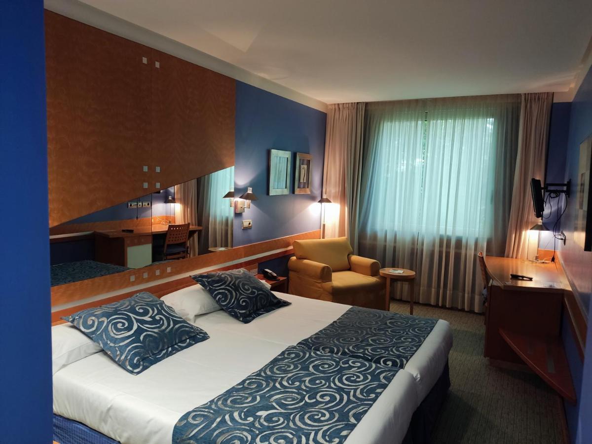 Hotel Torresport Torrelavega Exterior photo