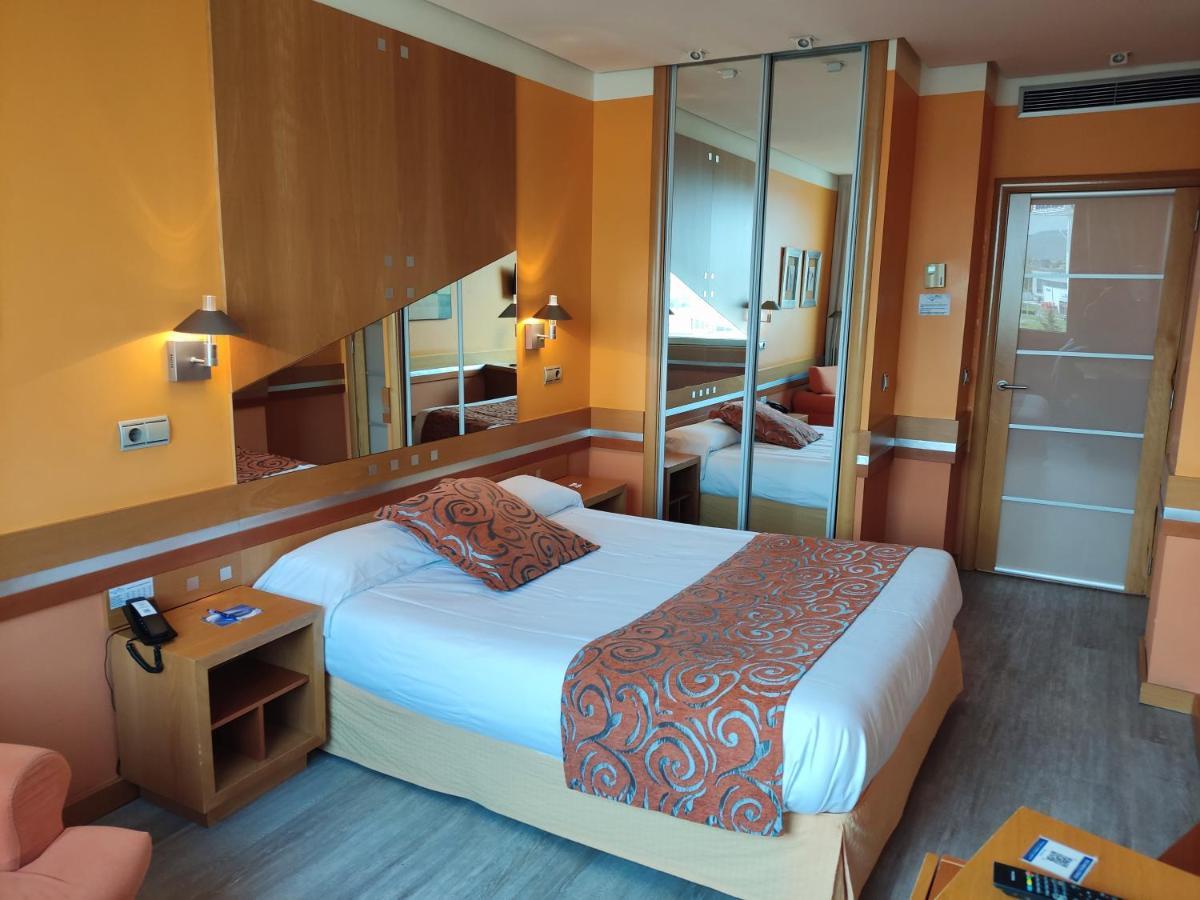 Hotel Torresport Torrelavega Exterior photo