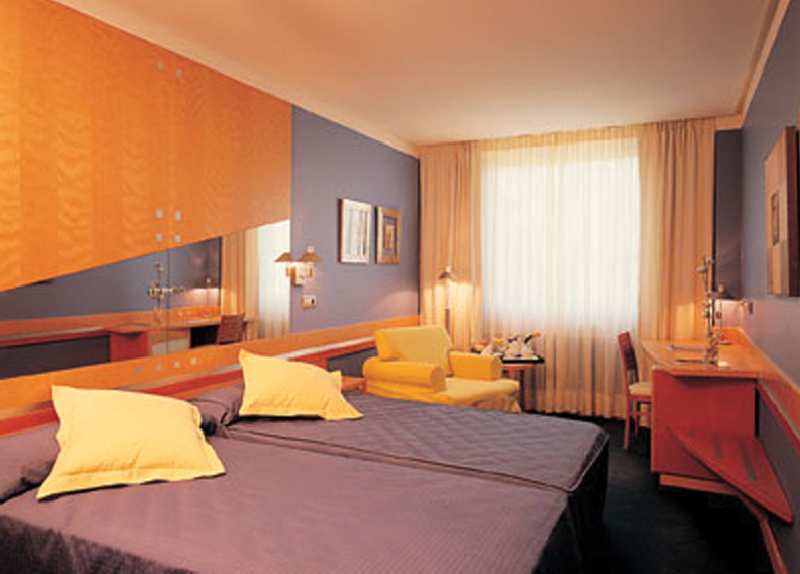 Hotel Torresport Torrelavega Room photo