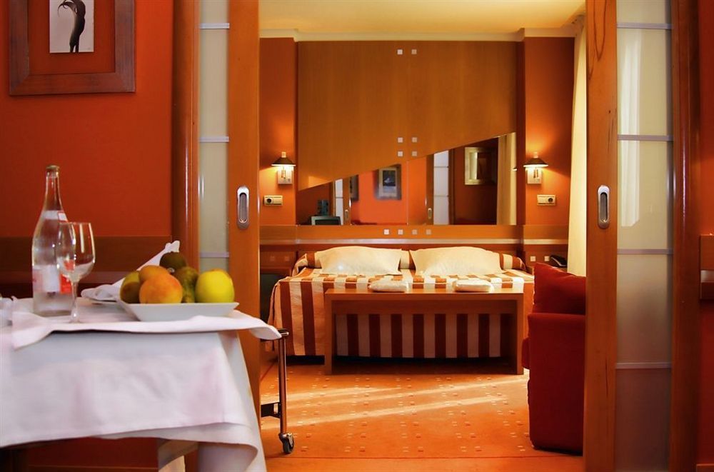 Hotel Torresport Torrelavega Exterior photo