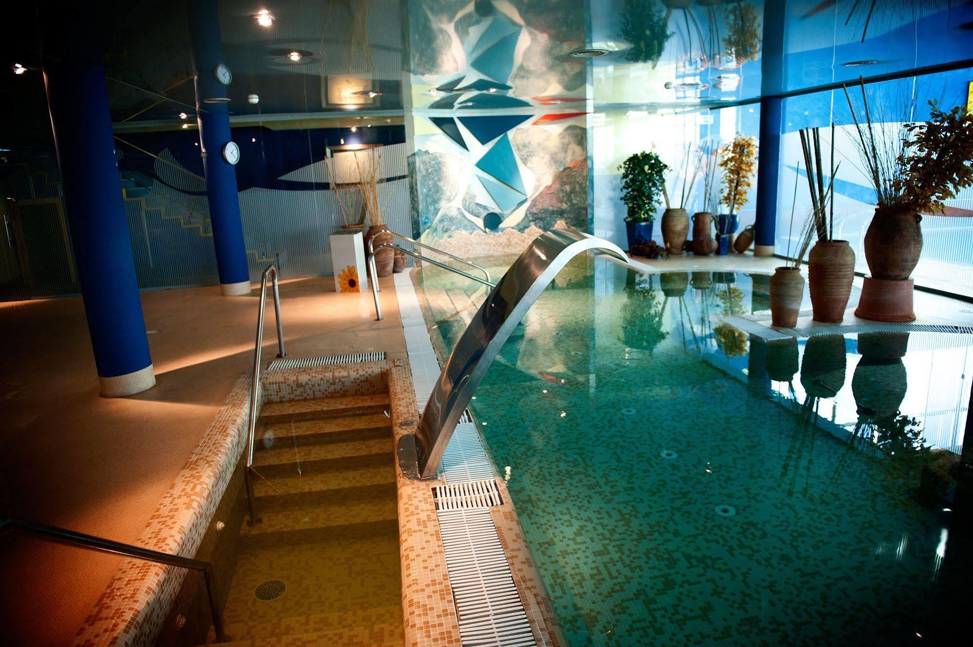 Hotel Torresport Torrelavega Exterior photo